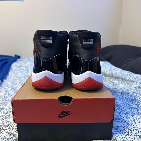Jordan 11 Breds - Picture 5 of 7